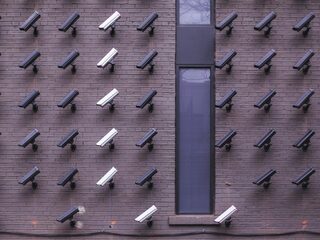 Beelden honderden beveiligingscamera's openbaar