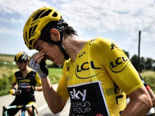 Boze boeren en traangas leggen Touretappe lam