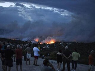 Bijna 50 doden door bosbranden Griekenland