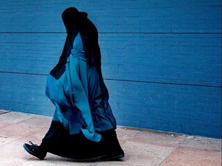 CDA wil duidelijkere handhaving boerkaverbod: 'Dit kan gewoon niet'