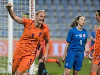 Oranje Leeuwinnen winnen overtuigend van Slowakije