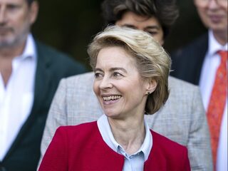 Laat Von der Leyen Polen en Hongarije wegkomen met de afbraak van de rechtstaat?