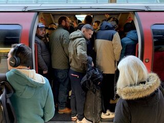 Ondanks corona zitten de metro's in Londen propvol, hoe kan dat?