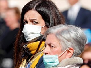 Afgesloten van de buitenwereld door corona: 'Alsof je in een Netflix-serie zit'