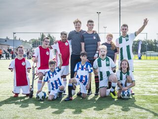 Klaas van Kruistum volgt bijzondere voetballers in FC De Helden
