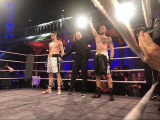 Schaken en Boksen tegelijk, het is echt een sport: Schaakboksen