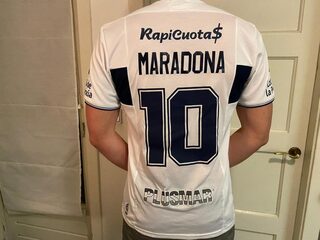 Thuiswerken? Trek een voetbalshirt aan!