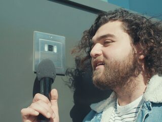 Arda belt aan: intercom interviews in tijden van corona