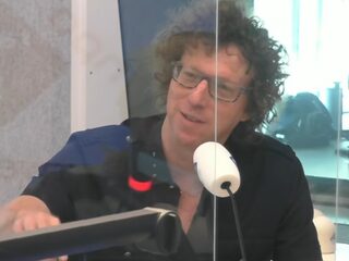 Veel antisemitische reacties richting Arnon Grunberg na 4 mei-lezing