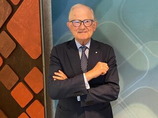 Pieter van Vollenhoven: 'geef boa vuurwapen'