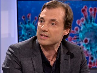 Arts en microbioloog Alex Friedrich waarschuwt: er komen nog corona-uitbraken