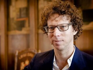Arnon Grunberg verliest zijn waardigheid in het circus