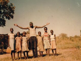 De 'gezellige familiefoto's' van het Verzetsleger van de Heer
