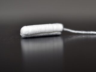 Maandverband en tampons worden gratis in Schotland