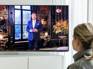 Koning spreekt in kersttoespraak (opnieuw) over 'manische meningenmachine'
