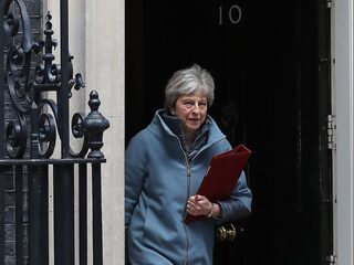 Dreigt er een paleisrevolutie? Theresa May spreekt Lagerhuis toe