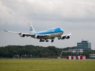 Verandert ons vlieggedrag na de coronacrisis? 'We moeten leren onze vakantie anders in te vullen'