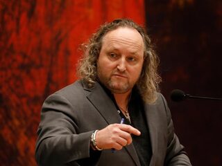 'Kap met die Songfestivalisering van het nieuws'