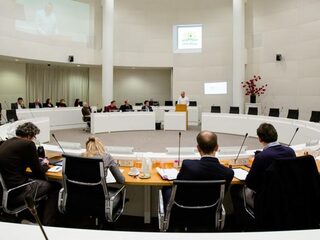 Tip voor bedreigde politici: 'Doe een cursus zelfverdediging'