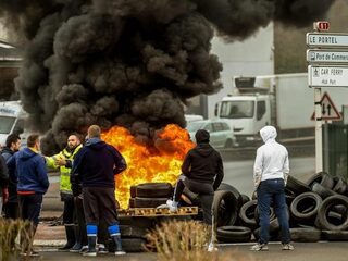 Franse vissers blokkeren Nederlandse schepen