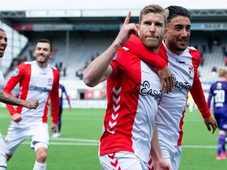 FC Emmen op koers voor handhaving na hattrick De Leeuw tegen Heracles