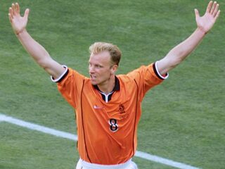 Legendarische 'Dennis Bergkamp' commentaar Jack van Gelder: hoe klinkt dat anno 2020?
