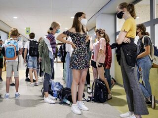 Mondkapjeskwestie verdeelt scholen, zorgen over gezondheidsrisico's blijven