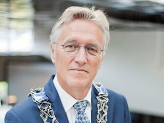 Burgemeester Eindhoven wil kopje koffie drinken met Mark Rutte