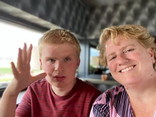 Een halfjaar na de lockdown: als je naast moeder ook mantelzorger bent