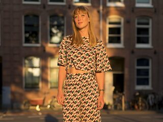 Cartoonist Jip van den Toorn: 'Ik heb een vriend dus ik kan gelukkig lekker tongen'