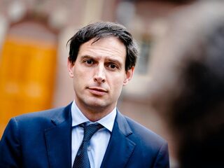 Waar haalt minister Hoekstra 92 miljard euro vandaan voor het begrotingstekort?