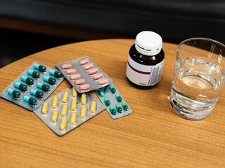 Online medicijnen bestellen? 'Geneesmiddelen zijn net zo gevaarlijk als drugs'