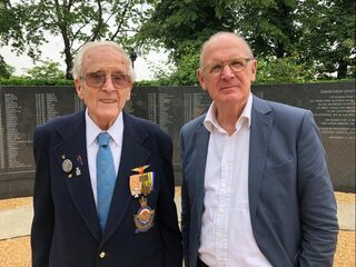 Philip Freriks schetst gruwelen van D-Day