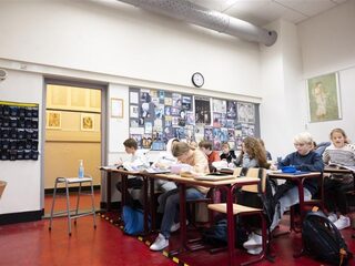 Stand.nl: 'Het is belangrijk dat de moord op Paty ook hier op school wordt besproken'