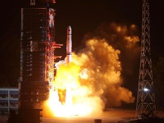 Nederlandse antenne achter de maan staat eindelijk aan