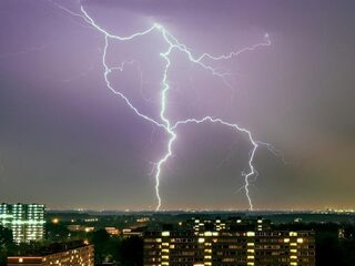 Wetenschap 2020: Dit is nu officieel de langste bliksemflits ooit