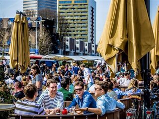 Stand.nl: 'De terrassen opengooien is een slecht idee'