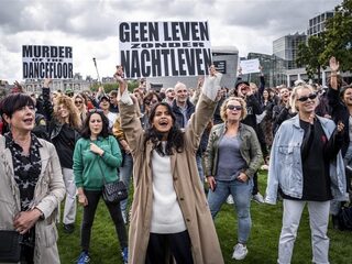 De nieuwste aflevering van Alicante: 'Geen leven zonder de nacht'