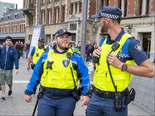 Voorzitter boa-vakbond: ‘Wapenstok en pepperspray, anders handhaven we niet meer’