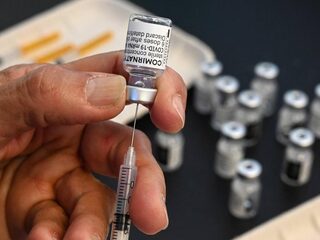 Opvoering van Pfizer-vaccins: 'vul stop van AstraZeneca-vaccin aan'