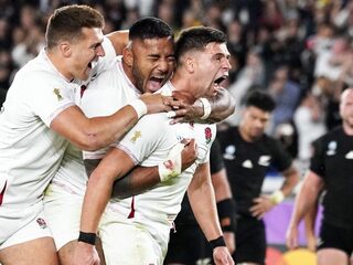 Engelse rugbyers brengen Engeland in extase met finale WK