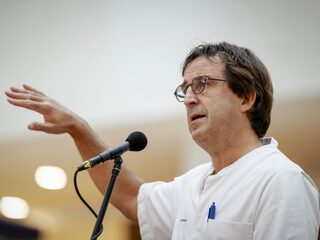 Gommers: Andere regels voor jongeren dan voor ouderen