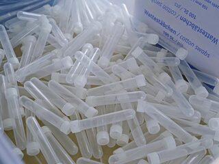 Enorme uitbreiding in testcapaciteit coronavirus mogelijk door hulp uit Lelystad