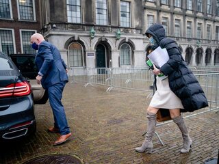 Heeft Ollongren bewust de aantekeningen laten zien? Ondenkbaar, zeggen De Spindoctors