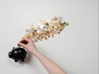 'We sparen te veel geld'