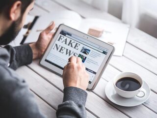 NPO werkt aan echtheidsstempel in strijd tegen ‘Fake News’