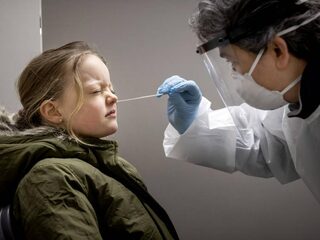 GGD's stoppen met diepe neustest bij kinderen