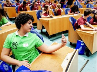 Podcast De Dag: hoe weloverwogen is je stem als je 16 bent?