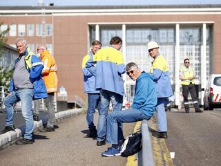 Werknemers Tata Steel blokkeren toegangspoorten