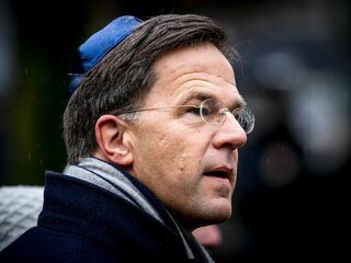 Rutte maakt excuses aan Holocaust-overlevenden